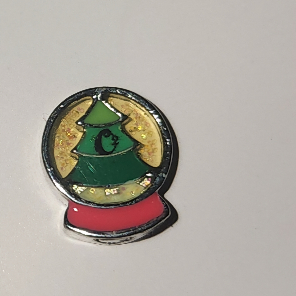 Lot of 8 retired Original Origami Owl Christmas Charms.